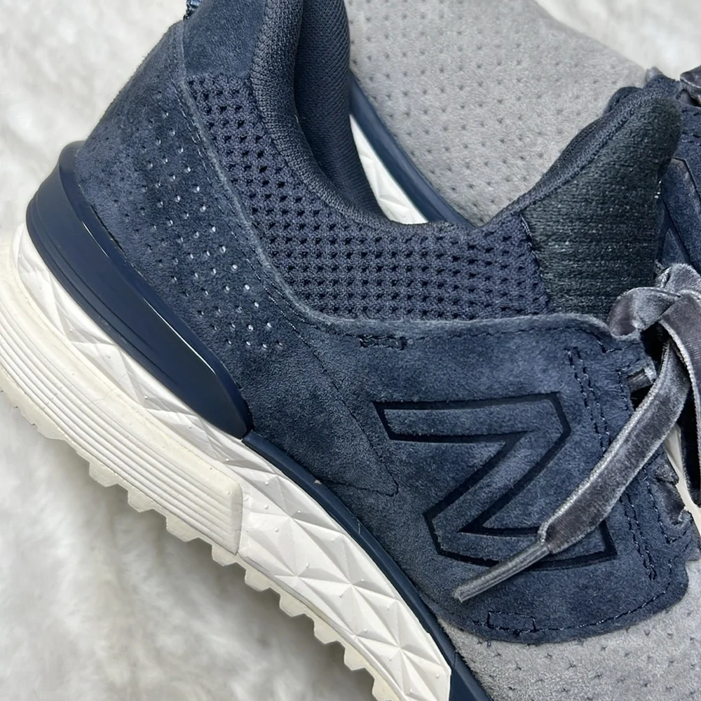 NEW BALANCE 574 DUO Fresh Foam Thunder Gray Suede Sneaker Velvet Laces Women 8.5